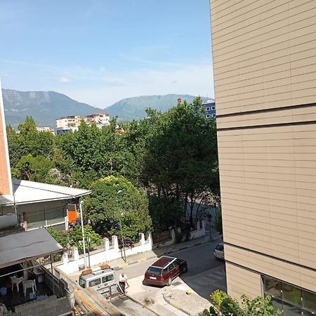 Royal 3 Hostel Tirana Extérieur photo