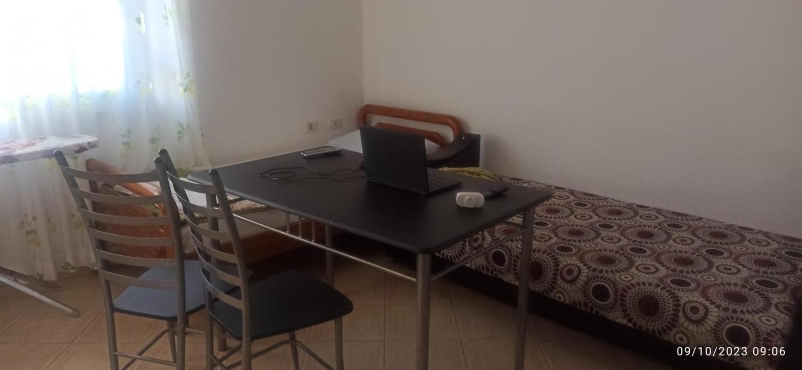 Royal 3 Hostel Tirana Extérieur photo